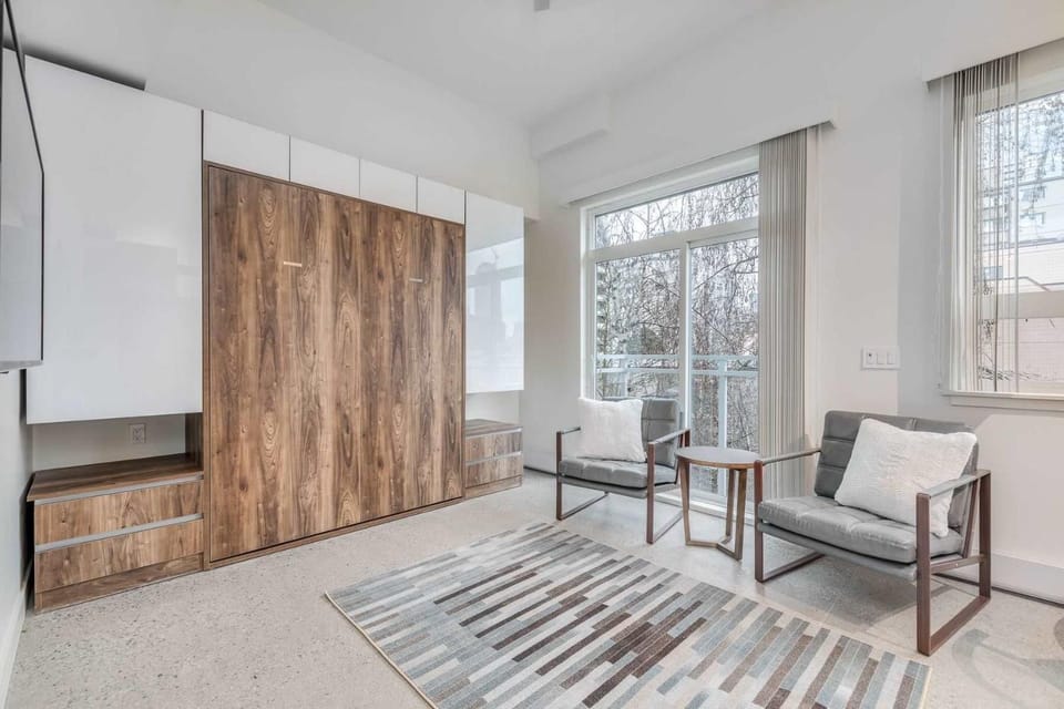 West End Condo Near English Bay and Stanley Park Apartment in Vancouver