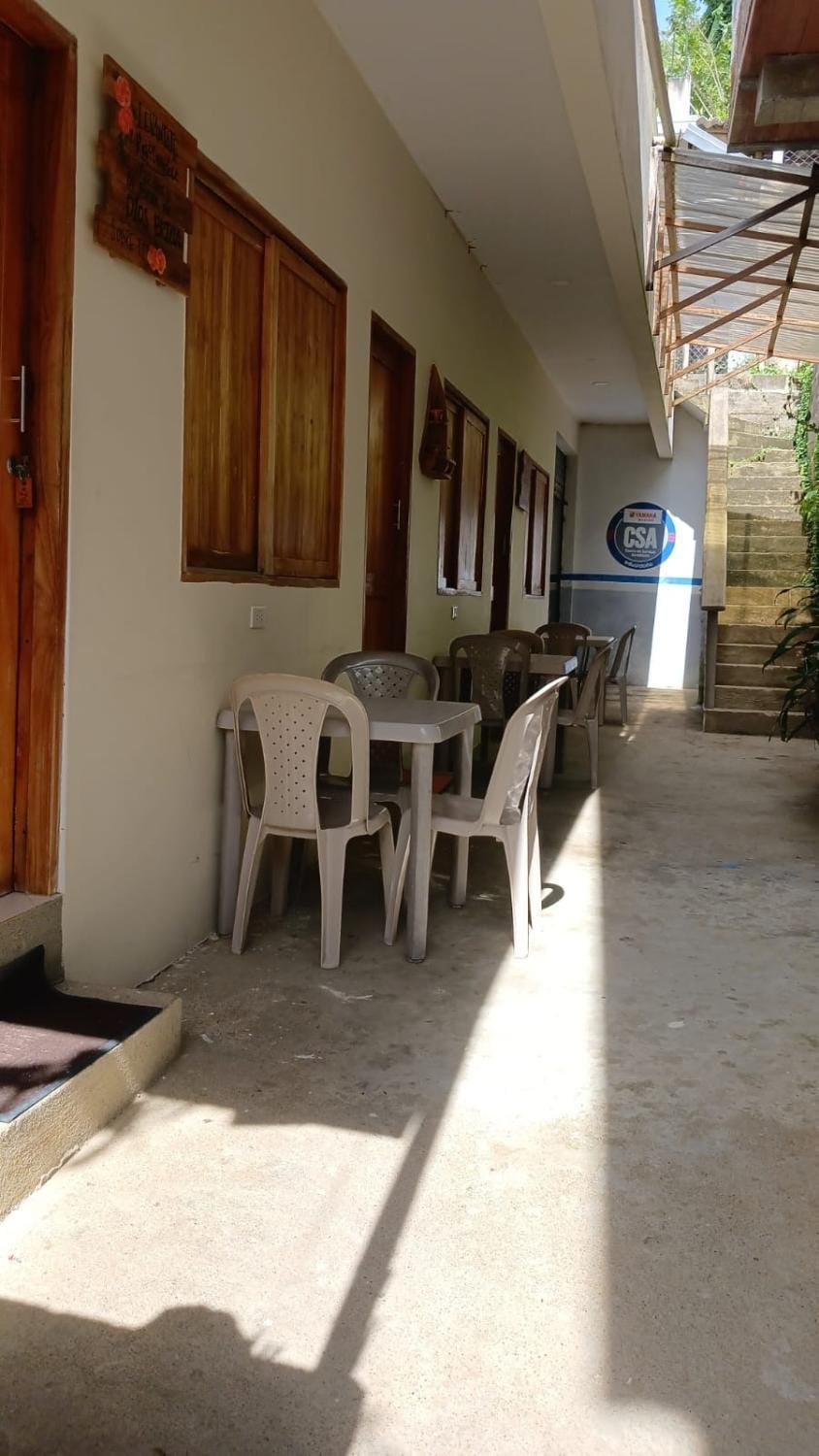 Day, Seating area