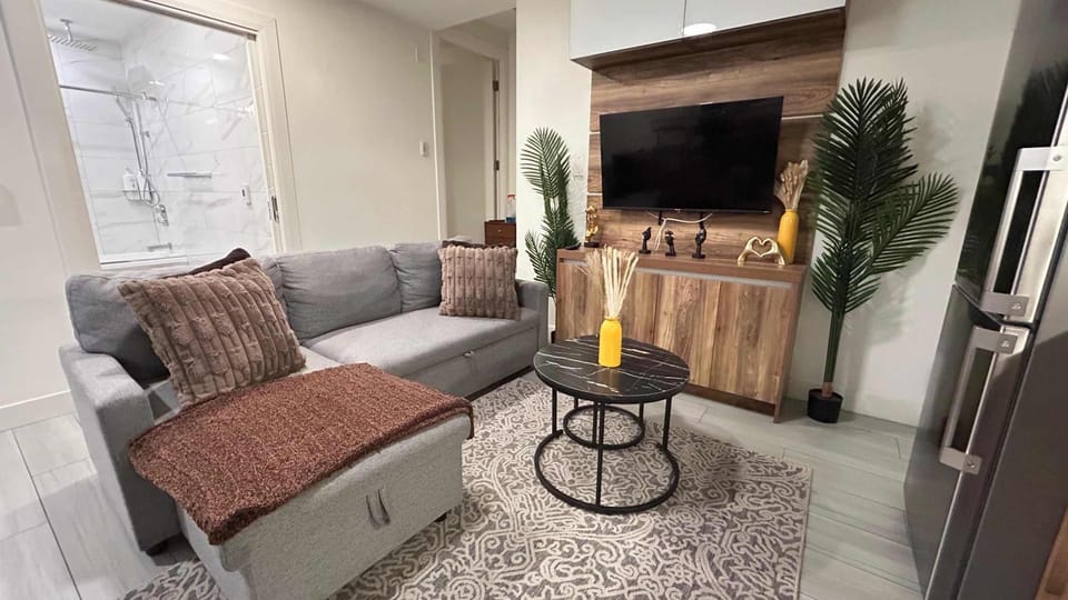Modern Penthouse in Prime Downtown Location Apartment in Vancouver