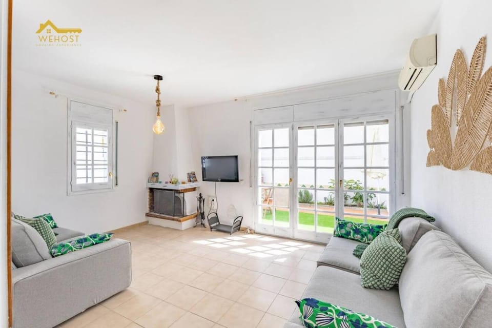 Beautiful House with Game Room in the Mediterranean Apartment in Baix Penedès