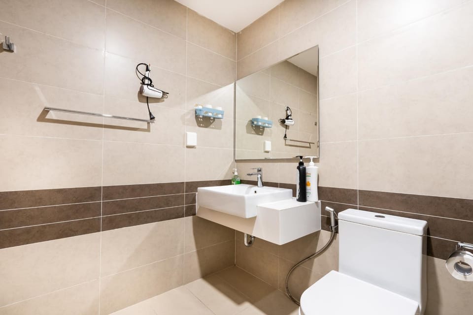 best price 2 bedrooms apartment at Rivergate residence building Apartment in Ho Chi Minh City