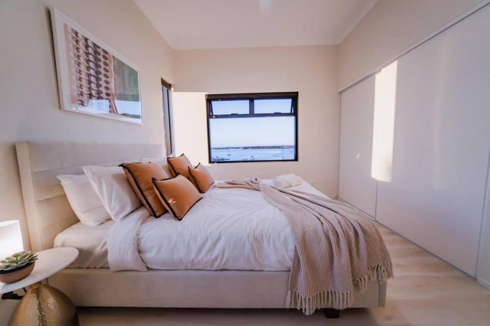 Broadwater 2 bed 2 Bath 1 CarPK Beach Parks Apartment in Main Beach