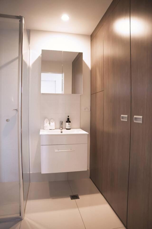 Broadwater 2 bed 2 Bath 1 CarPK Beach Parks Apartment in Main Beach