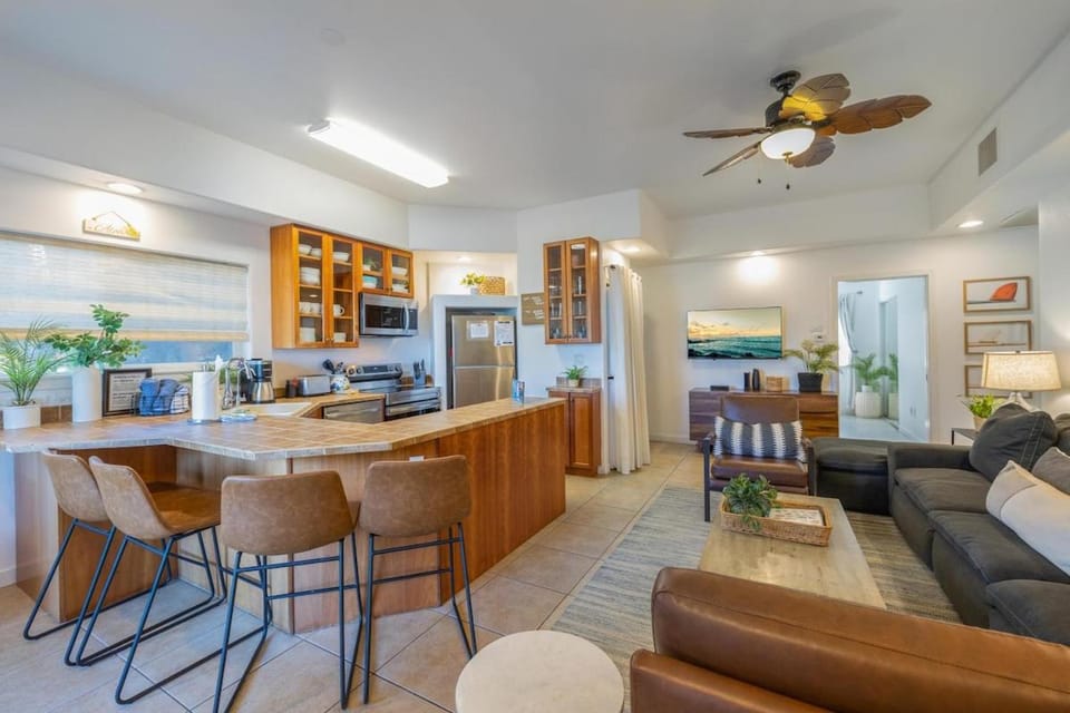 CoCo Surf & Swim: 3BR Condo, Pool & Spa, Sunsets House in Big Island