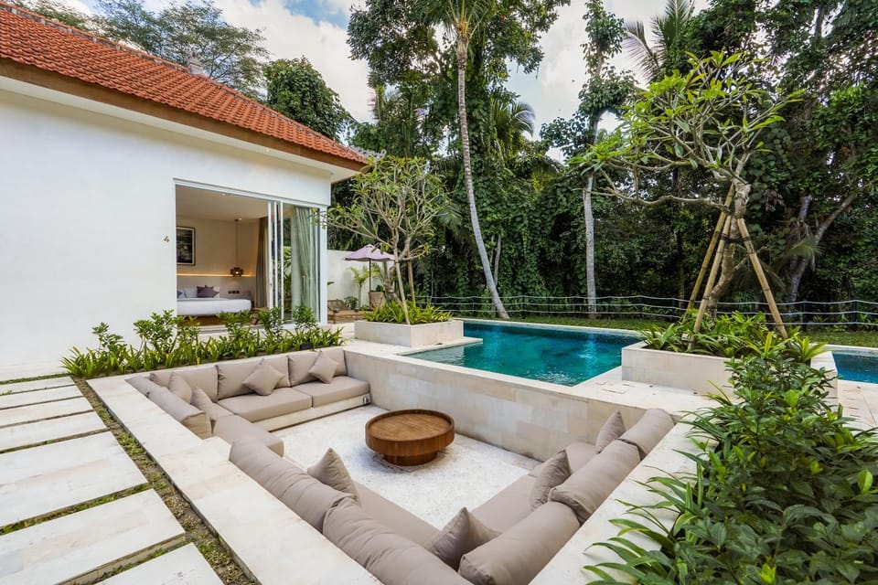 Property building, Day, Natural landscape, Garden view, Pool view, Swimming pool, sunbed