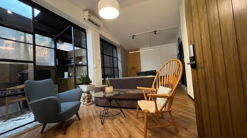 Lim Concept - Lim Purple Apartment in Ho Chi Minh City