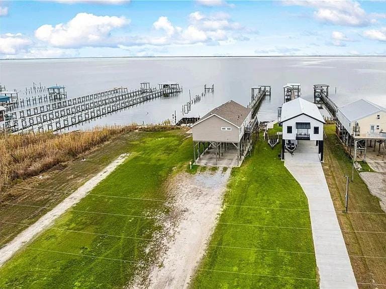 New Orleans Waterfront Escape 3BR 2BA Dock House in Ninth Ward