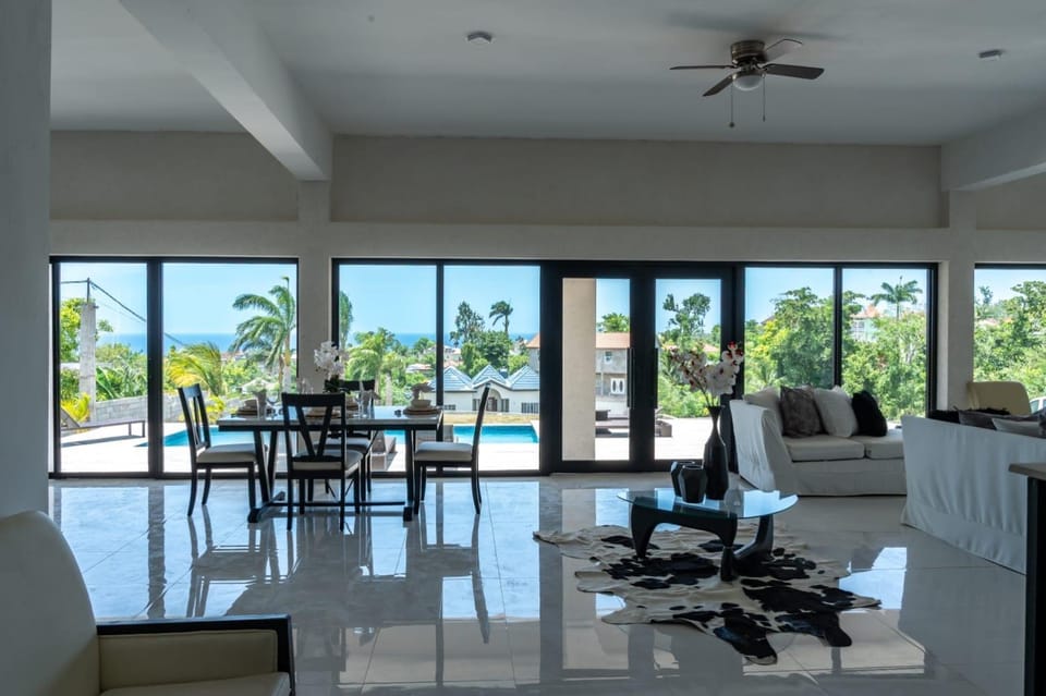 Emotions by Ironshore Resort Limited Bed and Breakfast in Montego Bay