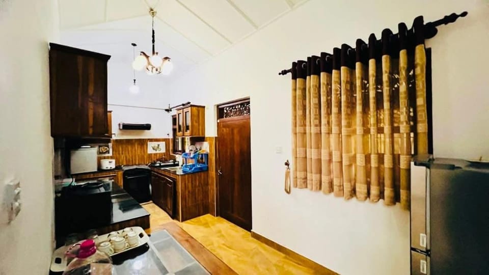 Pearl Crown Homestay House in Sri Lanka