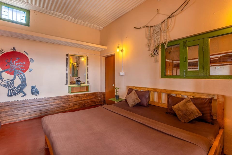 Baithak, Kasar Devi - Stay and Café Vacation rental in Uttarakhand