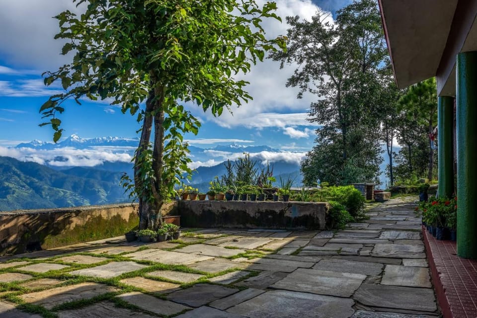 Baithak, Kasar Devi - Stay and Café Vacation rental in Uttarakhand