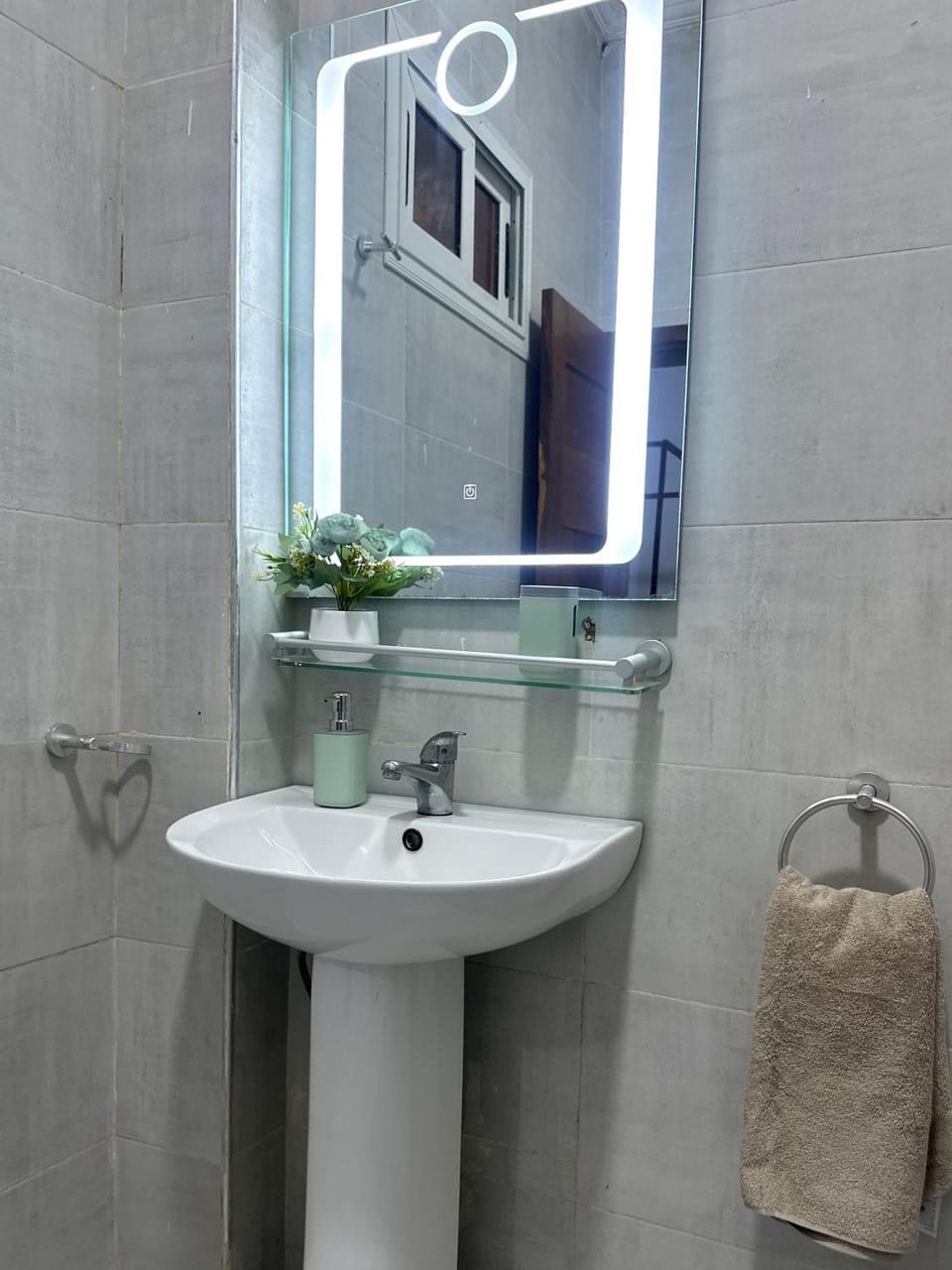 En-suite Room- Walk to Renaissance Monument- Only ventilator Vacation rental in Dakar