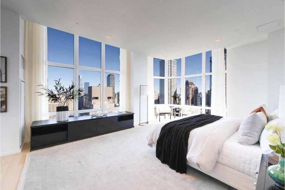 Luxury Penthouse with Panoramic Hudson River Views Apartment in Upper West Side