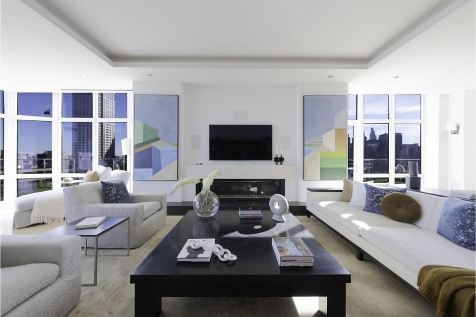 Luxury Penthouse with Panoramic Hudson River Views Apartment in Upper West Side