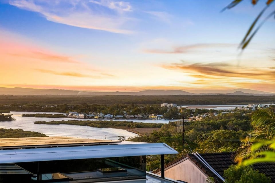 Noosa Sunsets - Stunning Views of Laguna Bay House in Noosa Heads