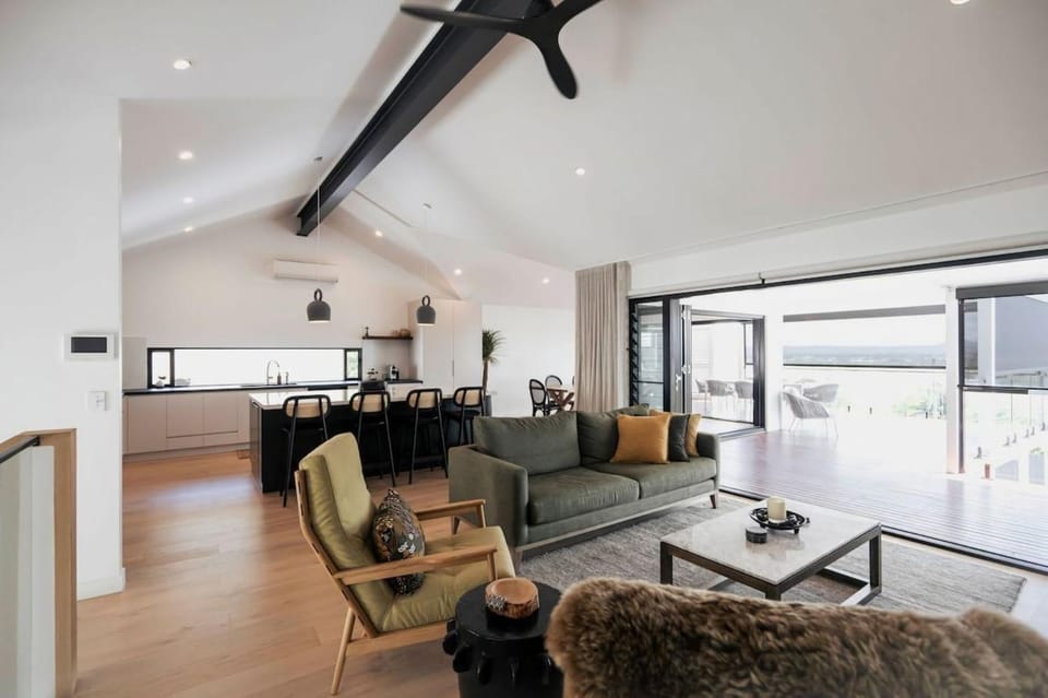 Noosa Sunsets - Stunning Views of Laguna Bay House in Noosa Heads