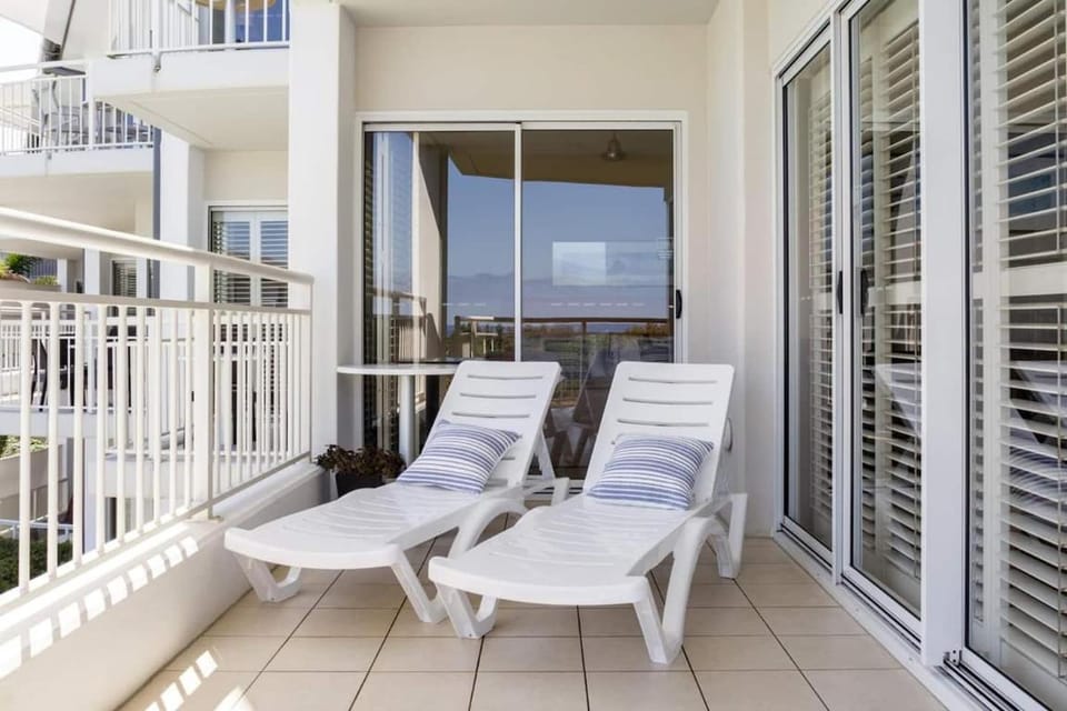 The Pool Resort -1BR Pool View Haven Apartment in Kingscliff