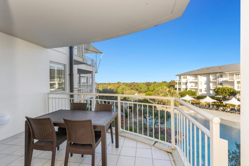 The Pool Resort - Two Bedroom Pool View Haven Apartment in Kingscliff