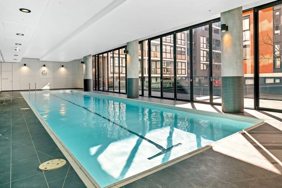 Bright Yarra Side 2BR Modern Comfort & City Vibes Apartment in Abbotsford