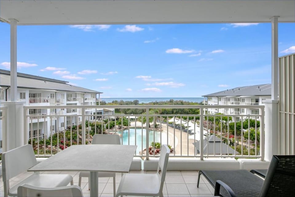 The Pool Resort - One Bedroom Pool & Ocean Views Apartment in Kingscliff