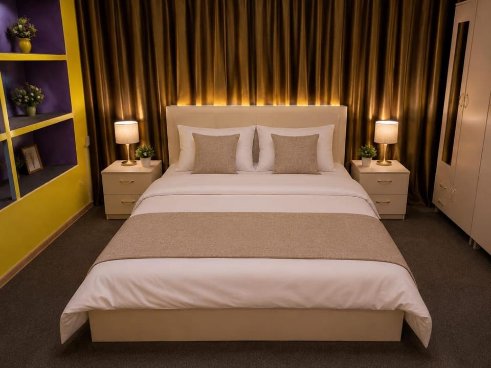 Bed, Photo of the whole room, Bedroom