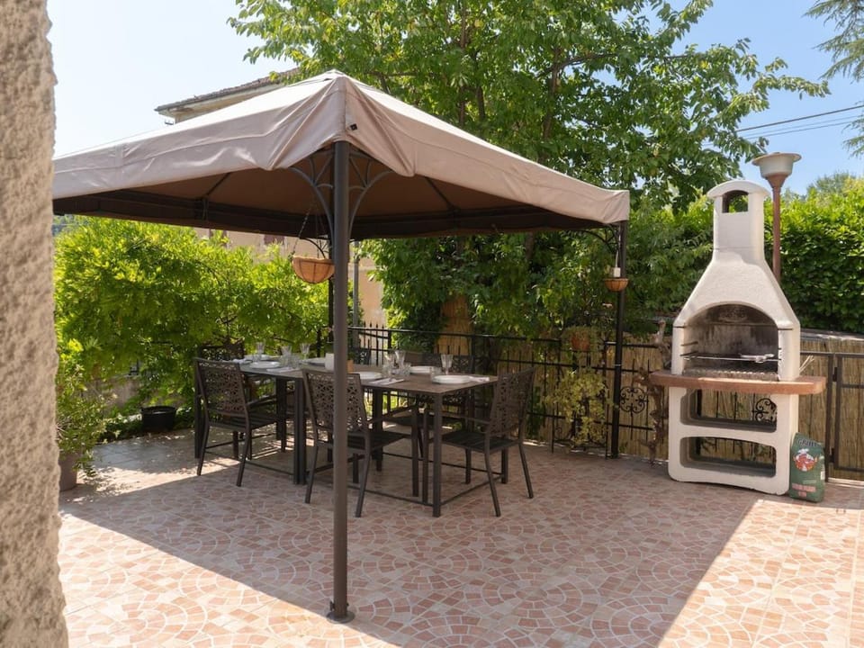 Spring, Garden, Garden, Dining area, Garden view