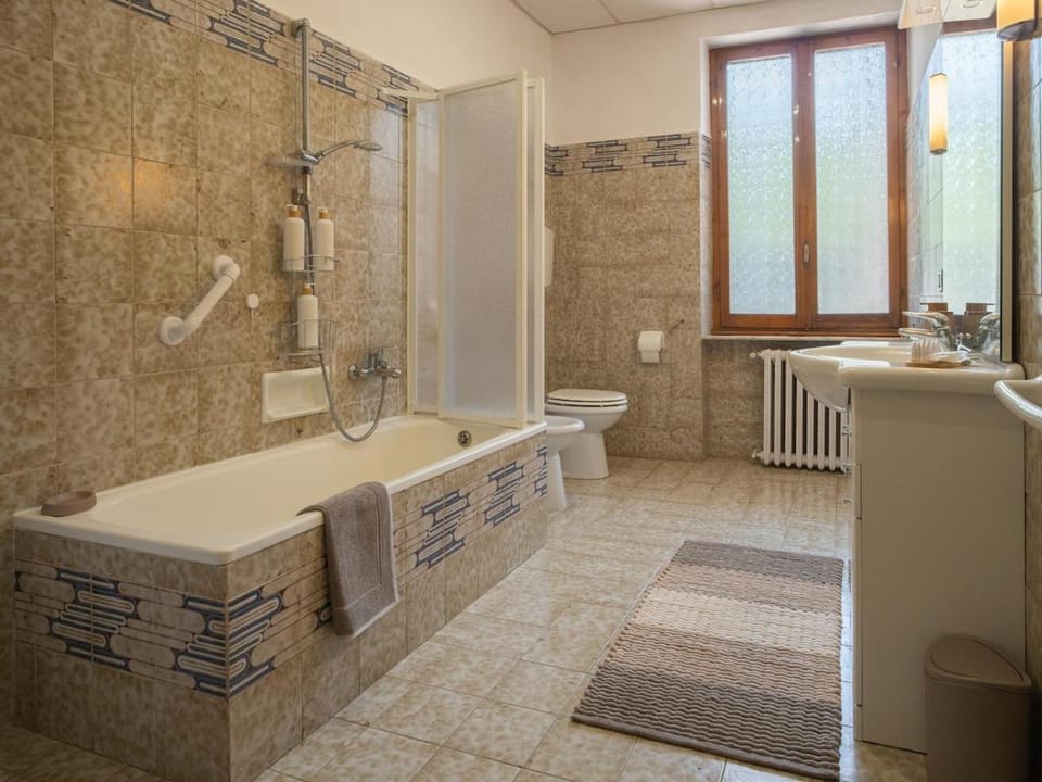 Shower, Bathroom, Bath, towels