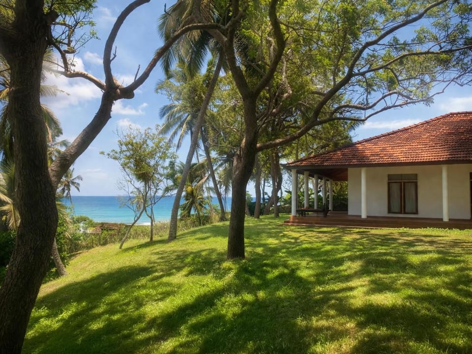 Property building, Spring, Day, Natural landscape, Garden view, Lake view, Sea view