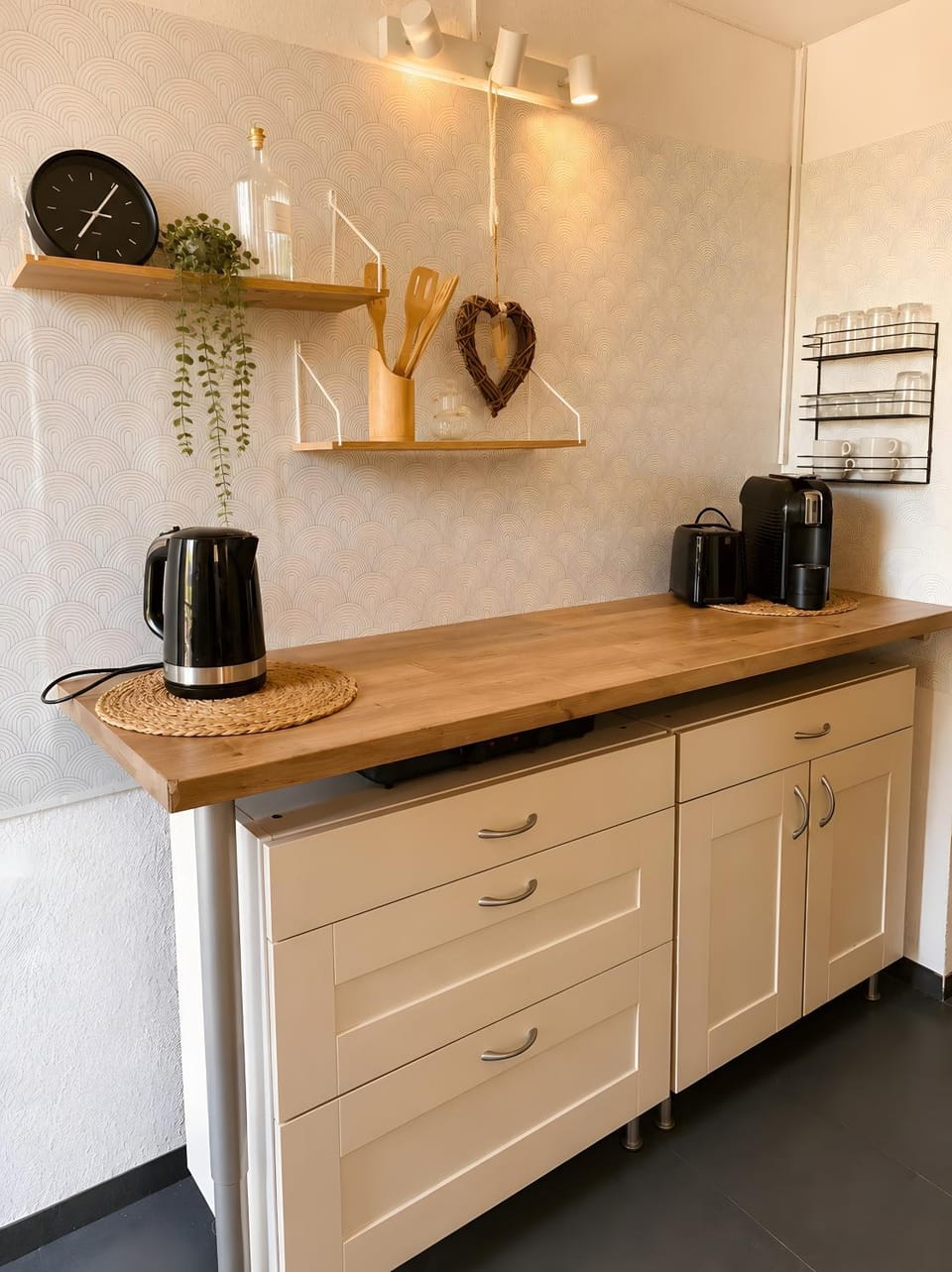Kitchen or kitchenette, Living room