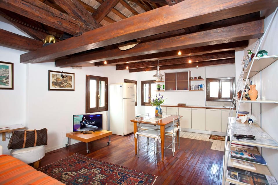 Kitchen or kitchenette, Living room, Dining area