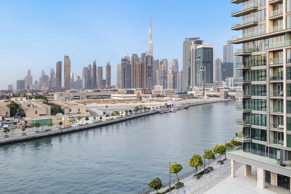 Property building, Nearby landmark, Day, Natural landscape, City view, River view, Sea view