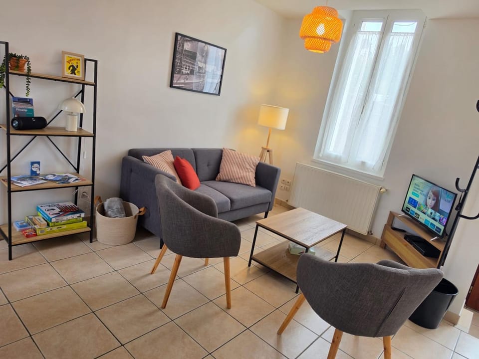 Communal lounge/ TV room, TV and multimedia, Living room, Seating area