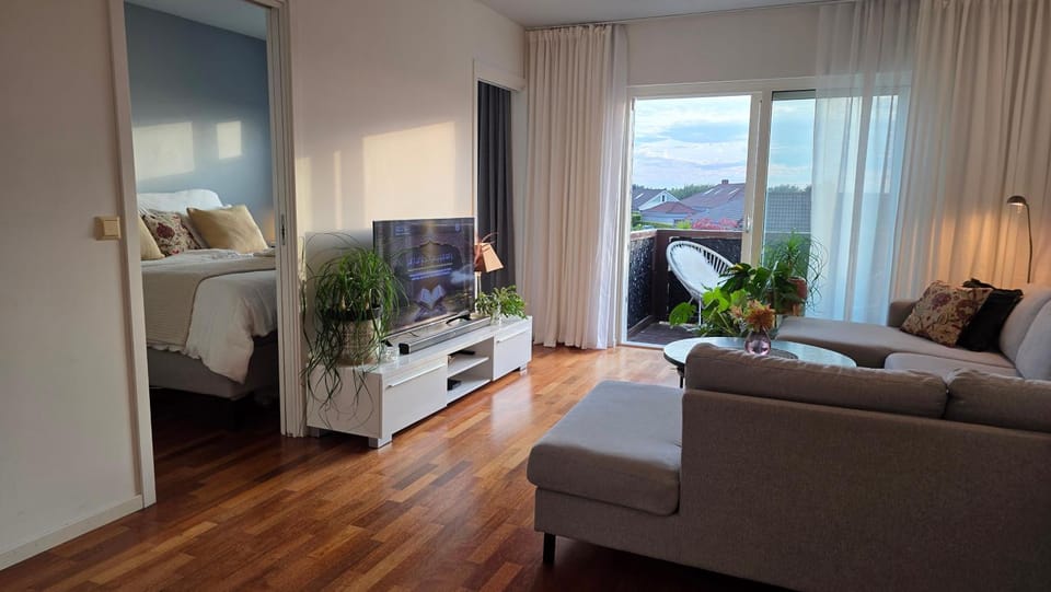 ONS Accommodation - 1 Min Walk to Bus - 5 Min Direct to Stavanger Forum Apartment in Stavanger