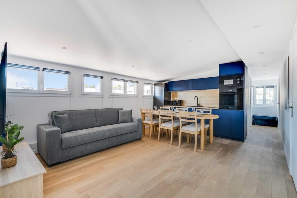 Kitchen or kitchenette, Living room