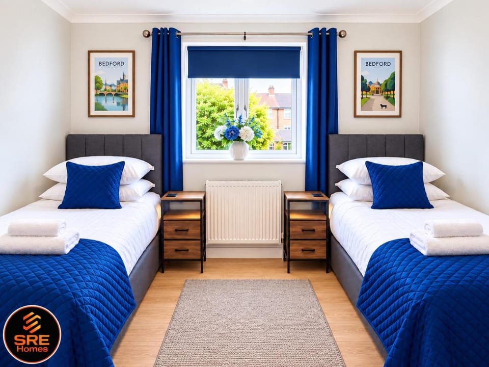 2 bed House - Free parking! House in Bedford