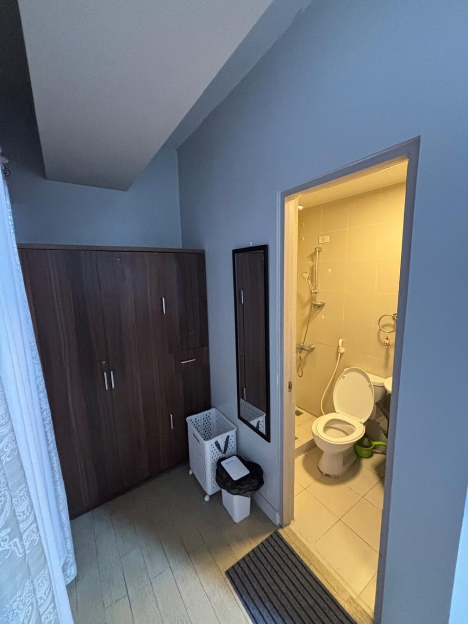 Toilet, Bathroom, bidet, towels