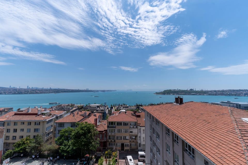 Luxury 2-Bedroom Bosphorus View Residence with Private Parking Apartment in Istanbul