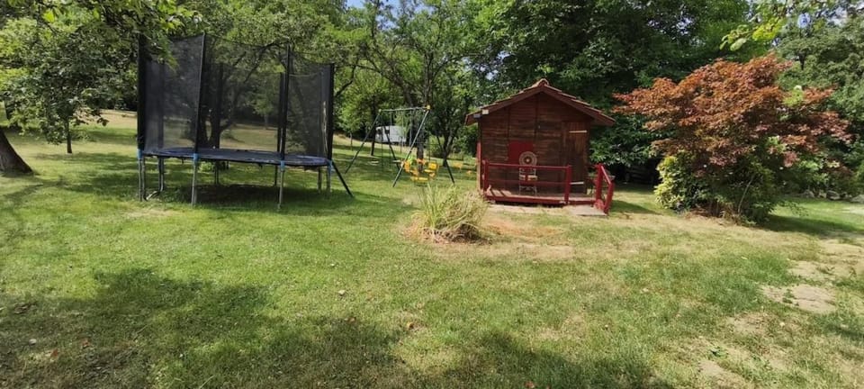 Escale bien être à la campagne , domaine privé 16 personnes, Sauna, jardin, espaces jeux Apartment in Grand Est