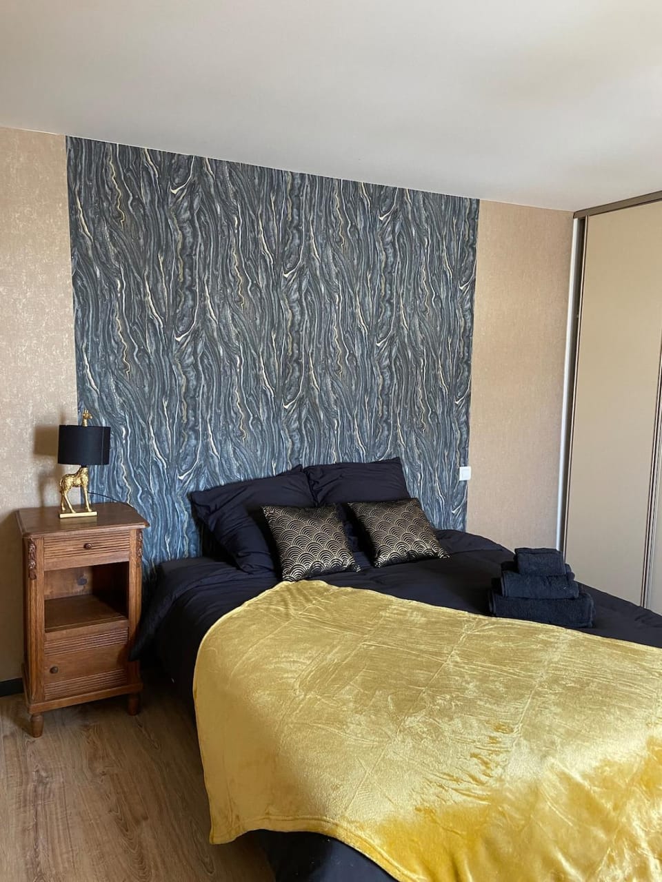 Bed, Bedroom