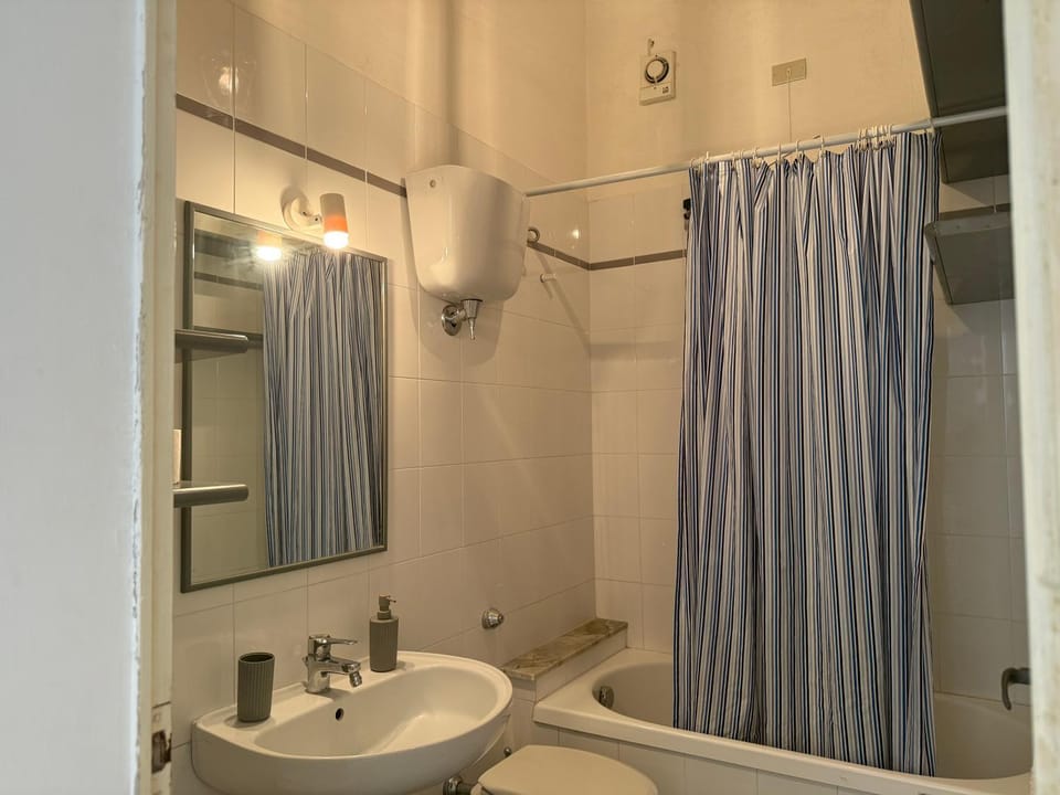 Shower, Bathroom, Bath, towels