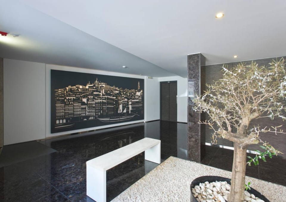 Property building, Facade/entrance, Lobby or reception
