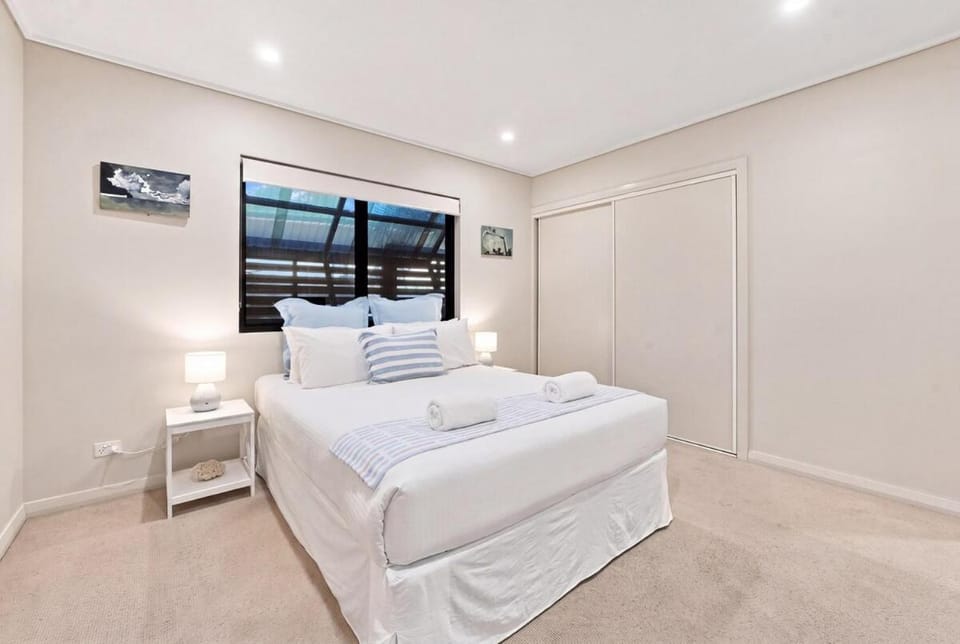 Loka Santi 1 - Family Unit - 1 Min to Beach Apartment in Agnes Water
