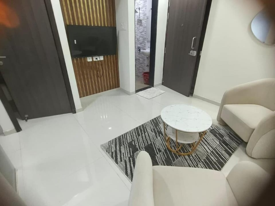 1 Bhk full furnished for Family and bachelors Apartment in Thane