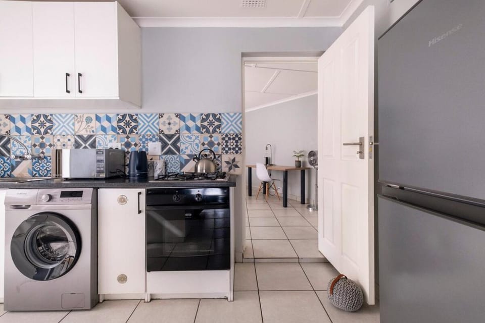 16 on Mountain Spacious 2 Bedroom Retreat Secure Parking Apartment in Cape Town