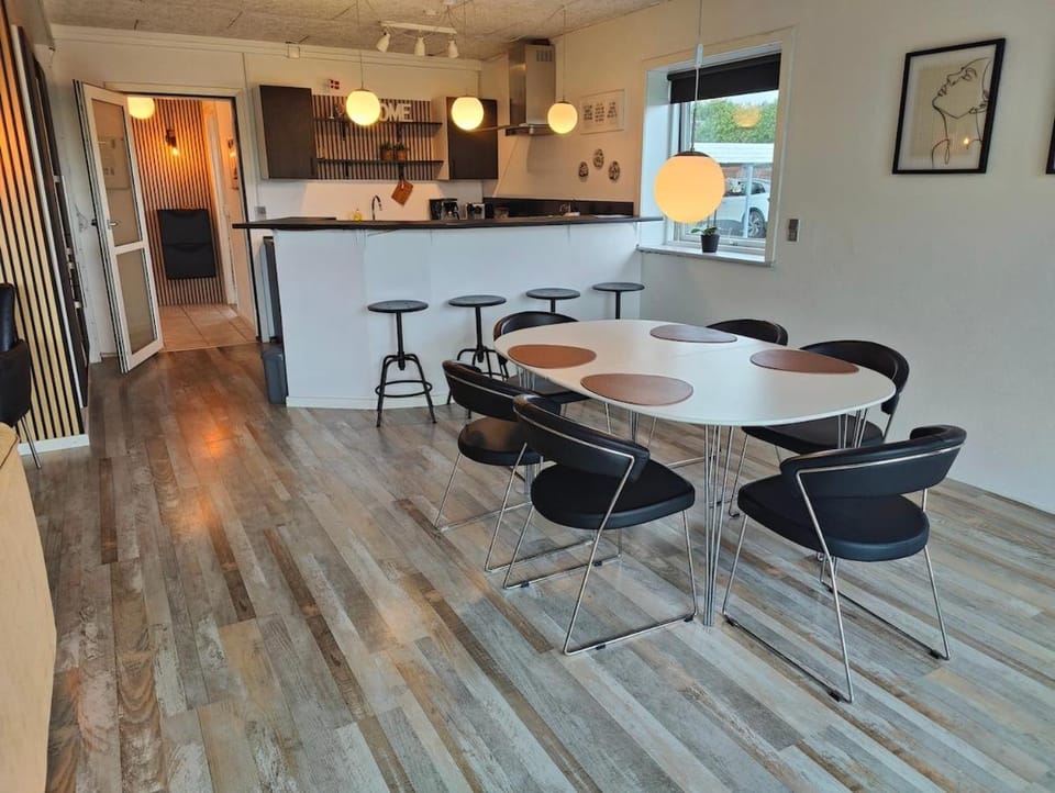 Feriebolig nær Blåvand, - tæt på strand, natur & oplevelser Apartment in Oksbøl
