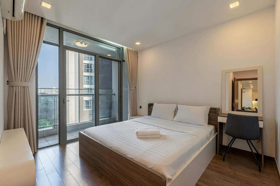 Spacious 3BR Apartment - Modern Design & Beautiful View Apartment in Ho Chi Minh City