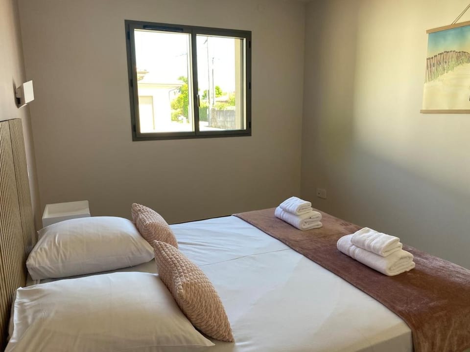 Villa La Girondoise avec piscine chauffée Villa in Gujan-Mestras