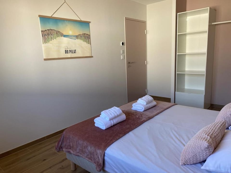 Villa La Girondoise avec piscine chauffée Villa in Gujan-Mestras