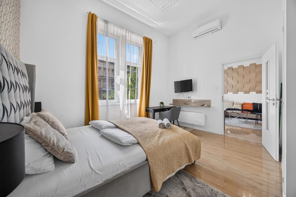 The Champagne Residence in Central Budapest Apartment in Budapest