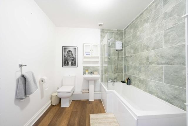 Shower, Toilet, Bathroom, Bath, towels
